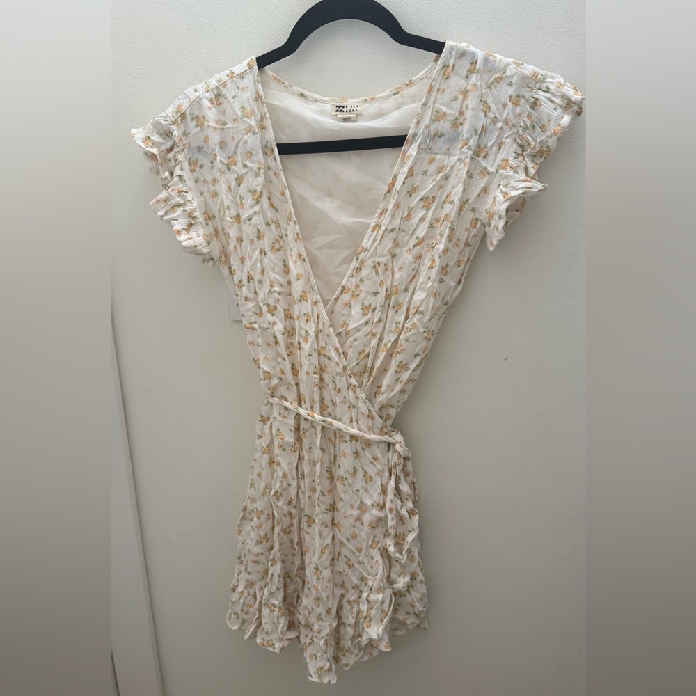 Billabong White Floral Mini Dress in Size M